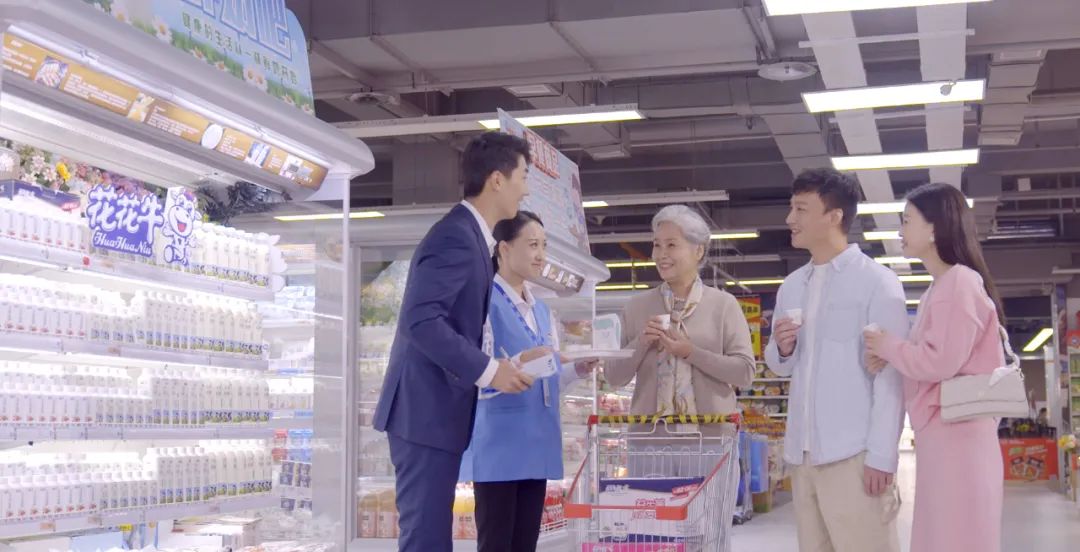 点赞！河南日报要闻02版——报道半岛（中国）乳业集团郑州分公司乳制品生产场景，彰显半岛（中国）乳业集团发展新活力