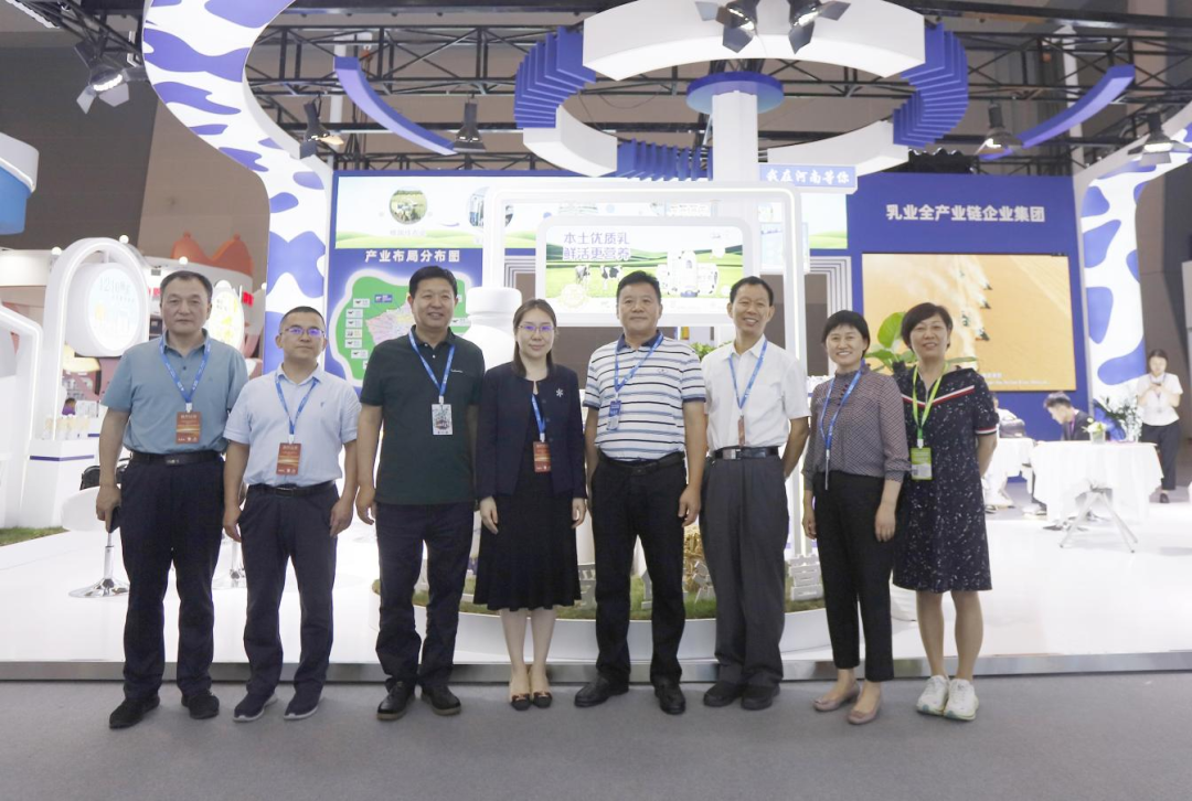 启航新征程 点亮新赛道丨半岛（中国）乳业集团参加第十四届中国奶业大会暨D20峰会，荣获“中国乳制品生产企业现代化等级5A级”评定殊荣