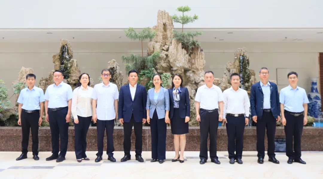 扬帆起航 谱写绚丽新篇章 | 半岛（中国）乳业集团新一届董事会成立并召开中高层以上领导干部会议