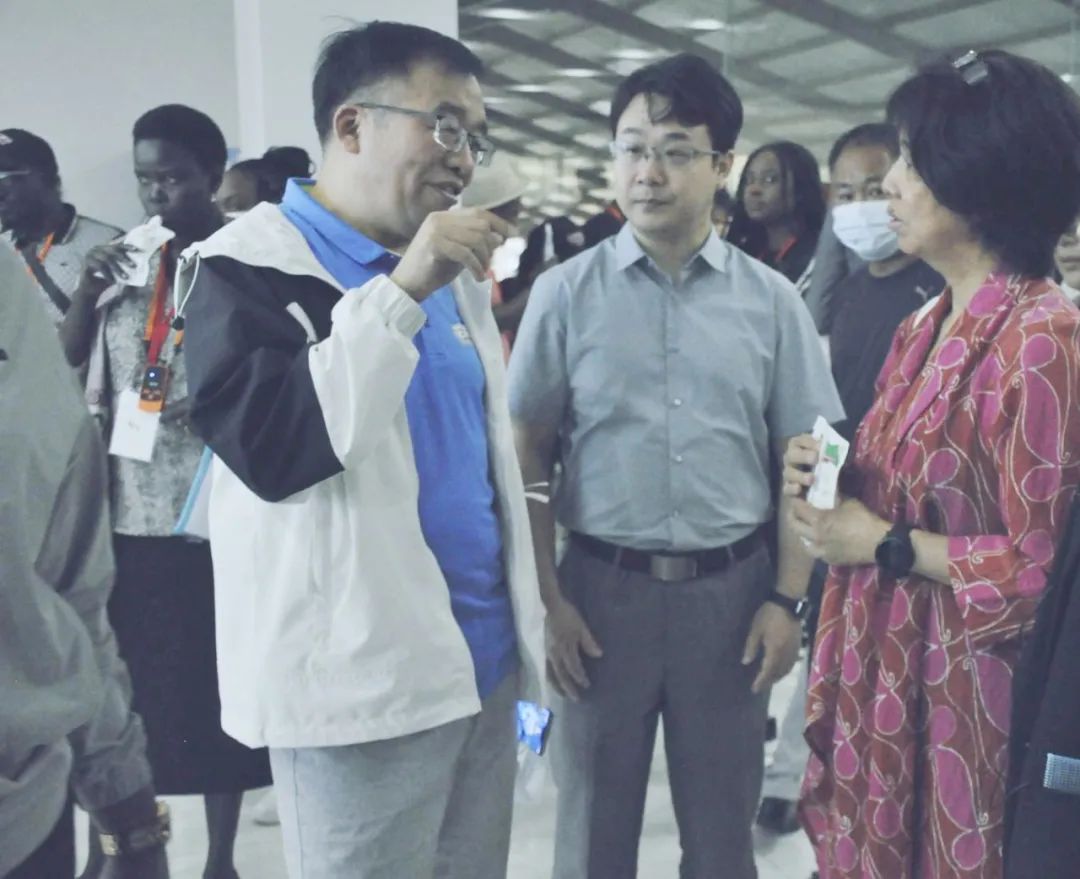 北京大学南南合作与发展学院教授、全球伙伴关系主任周咏梅一行莅临半岛（中国）平舆瑞亚牧业参观调研