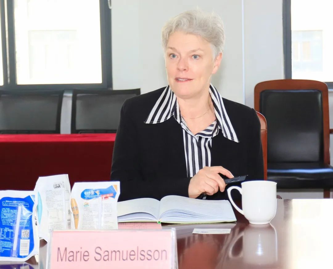 深化合作交流 互信共赢发展丨瑞典爱克林公司首席执行官 Ms.Marie Samuelsson 一行莅临半岛（中国）乳业集团参观座谈