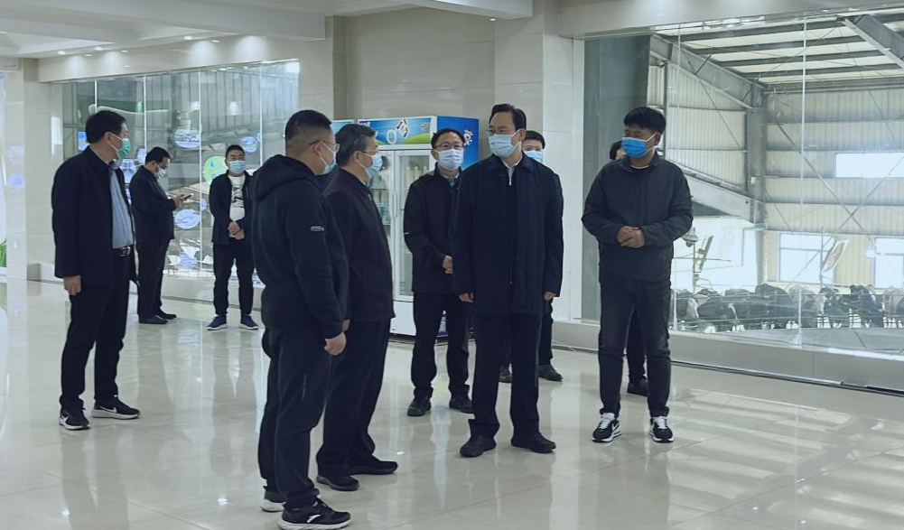 河南省人大常委会党组书记、副主任孔昌生莅临半岛（中国）鲁山瑞亚牧场参观调研