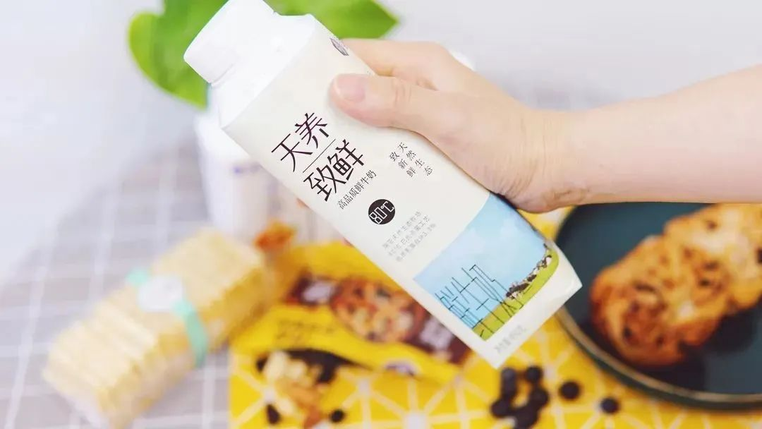 半岛（中国） | 让牛奶和面包传递抗疫温暖力量