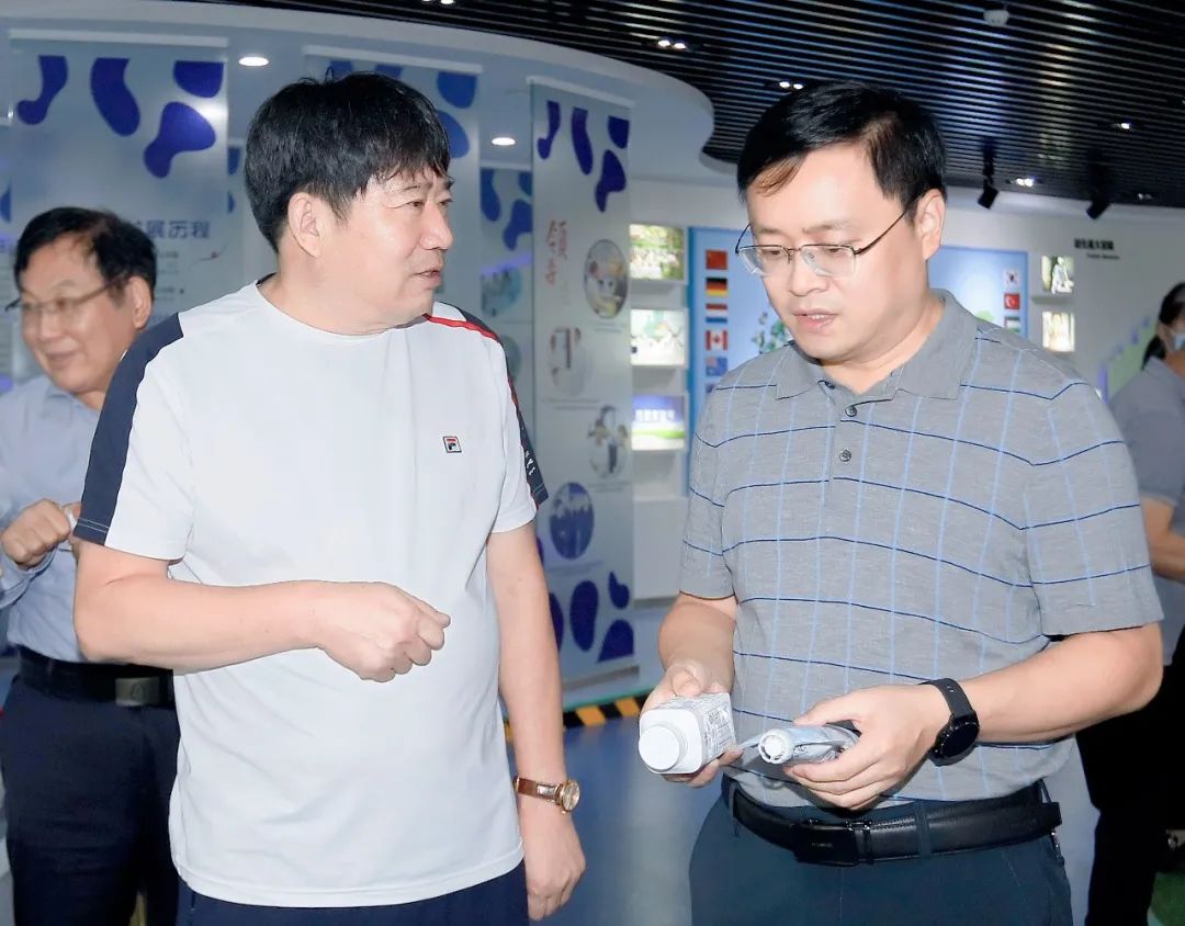 快讯｜社旗县人民政府县长关文波一行莅临半岛（中国）乳业集团参观考察