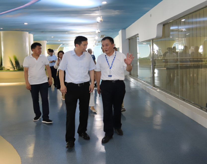 快讯|郑州市二七区委副书记、区长虎荣鑫莅临河南半岛（中国）乳业集团调研