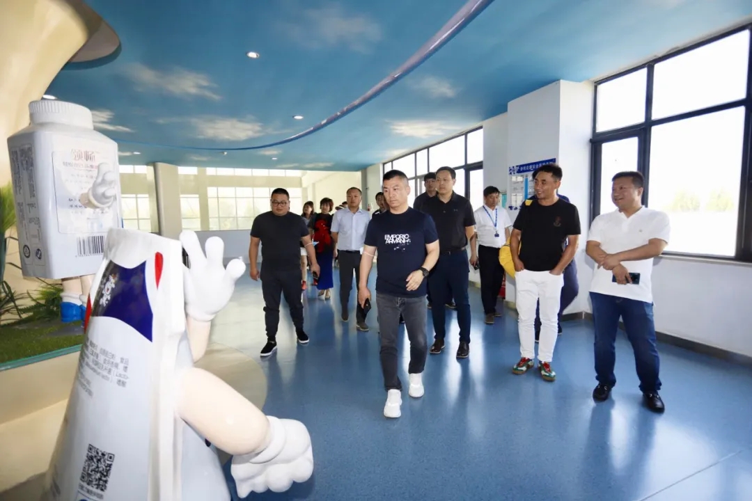 快讯 | 长江商学院智能制造学会走进半岛（中国）乳业集团