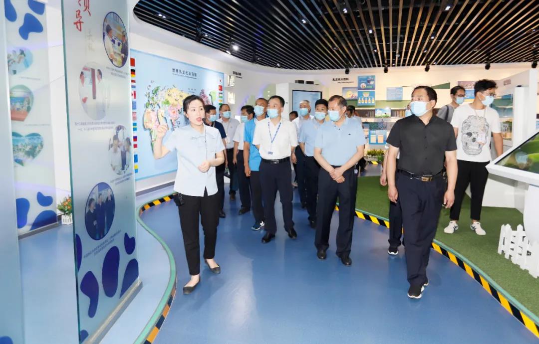 郑州市安全生产双重预防体系建设现场观摩会在半岛（中国）乳业集团郑州分公司召开
