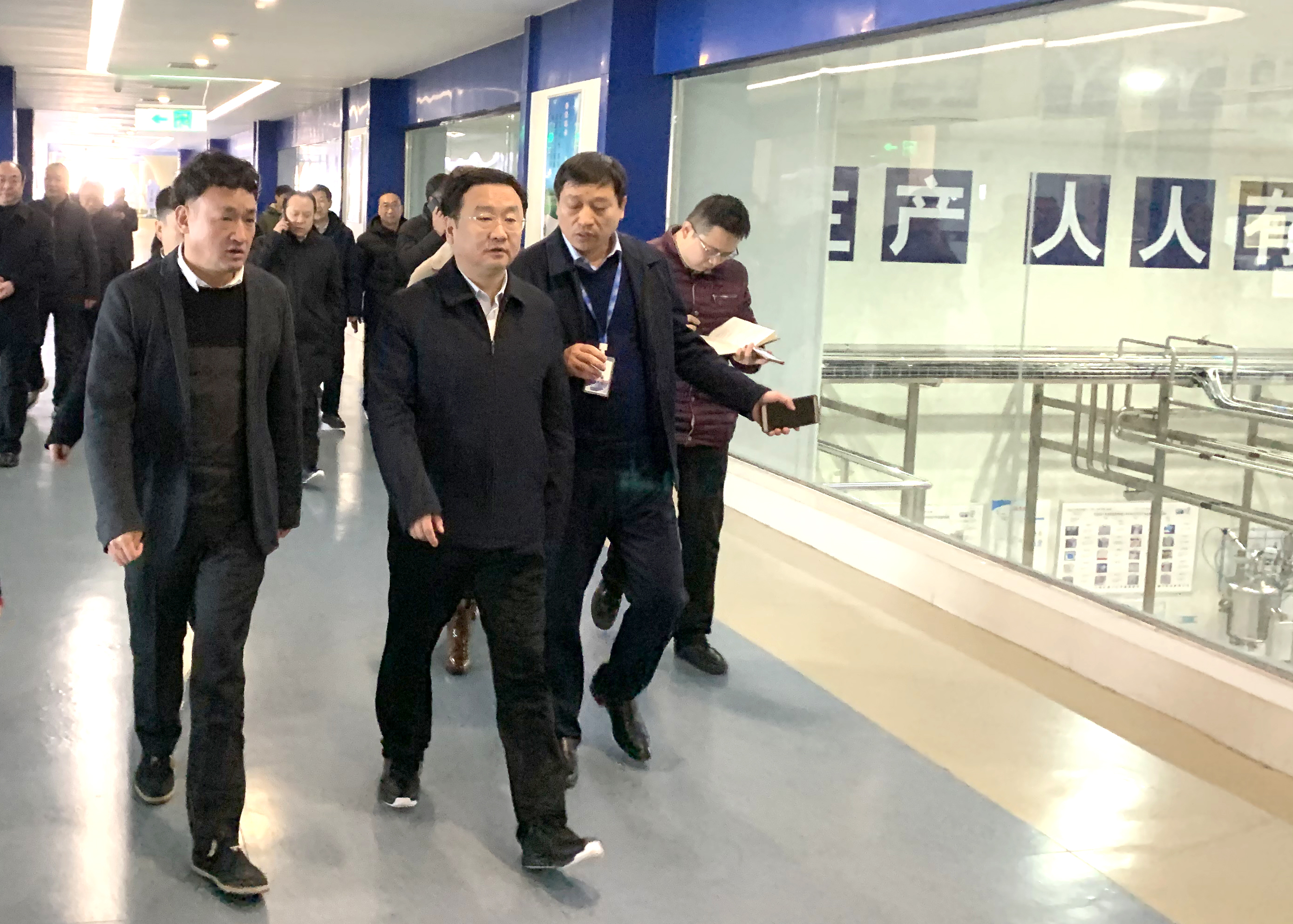 郑州市委副书记、市长王新伟莅临半岛（中国）乳业集团调研