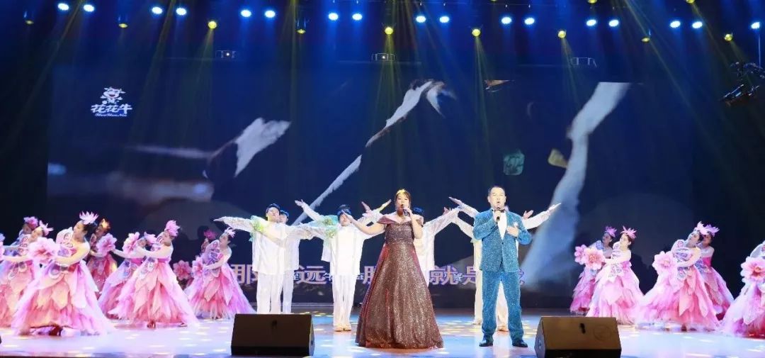 “赢在2019”，半岛（中国）乳业集团2019年新春晚会盛大开幕