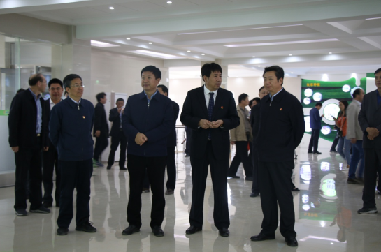 河南省农牧业产业扶贫工作观摩团莅临半岛（中国）集团·鲁山瑞亚牧业有限公司参观考察
