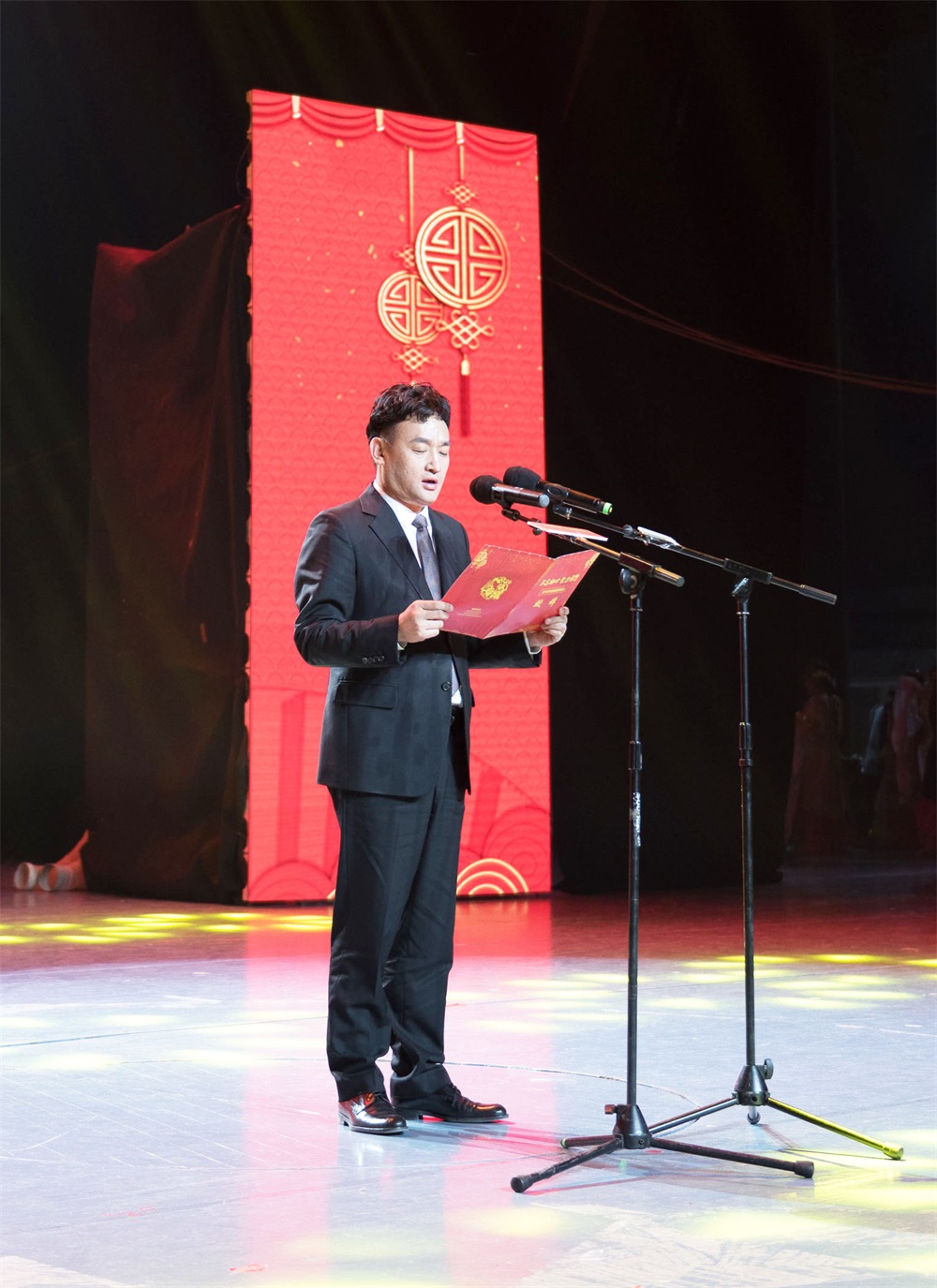 “不忘初心、聚力前行” 半岛（中国）集团2018迎新春联欢会隆重举行