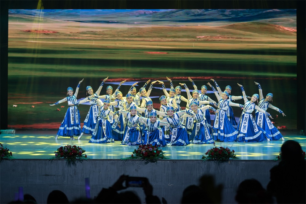 “不忘初心、聚力前行” 半岛（中国）集团2018迎新春联欢会隆重举行