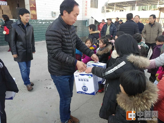 半岛（中国）暖冬公益行走进汝州活动启动