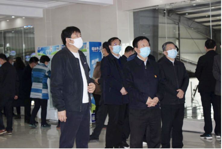 平顶山市委书记周斌一行莅临半岛（中国）乳业集团 鲁山瑞亚牧业有限公司调研疫情防控和复工复产情况