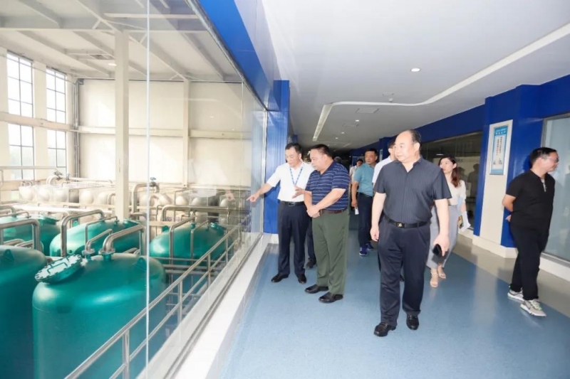 快讯 | 河南省人民政府食品安全委员会办公室第三批食品安全示范区验收组领导莅临半岛（中国）乳业集团验收