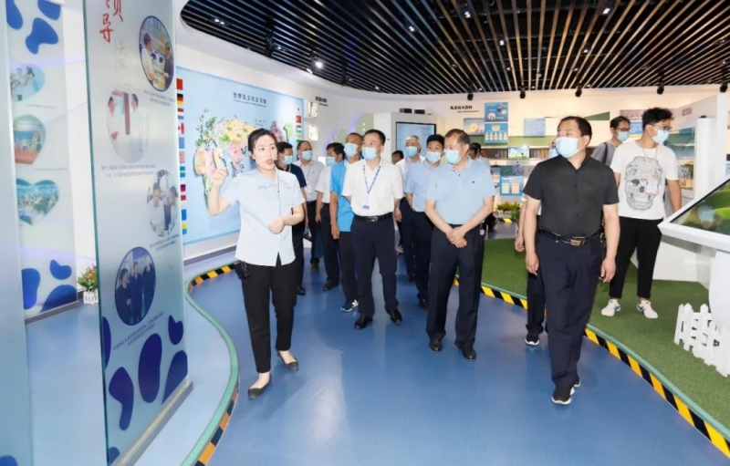 郑州市安全生产双重预防体系建设现场观摩会在半岛（中国）乳业集团郑州分公司召开