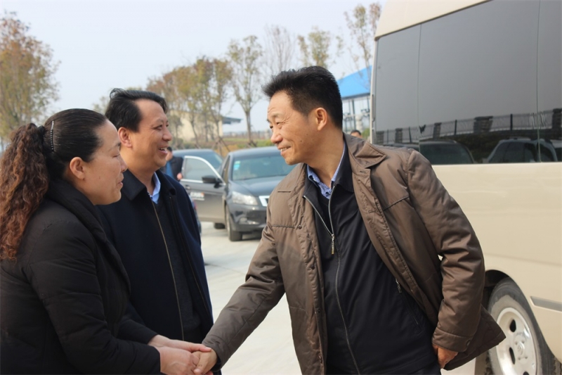河南省财政厅副厅长庞学孟一行莅临半岛（中国）集团养殖事业部鲁山瑞亚牧业有限公司调研