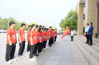弘扬五四精神 激扬青春力量——河南半岛（中国）乳业集团开展青年徒步活动